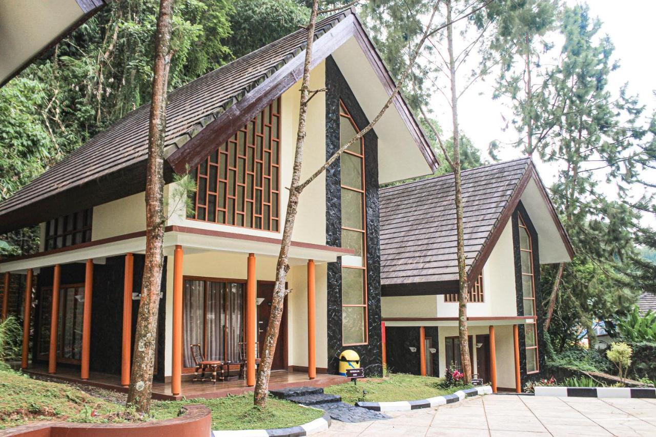 Lembah Permai Resort Sindanglaya Esterno foto