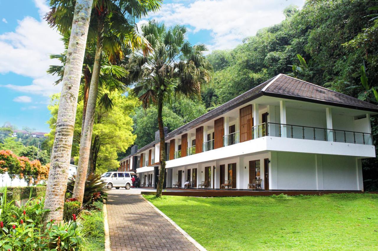 Lembah Permai Resort Sindanglaya Esterno foto